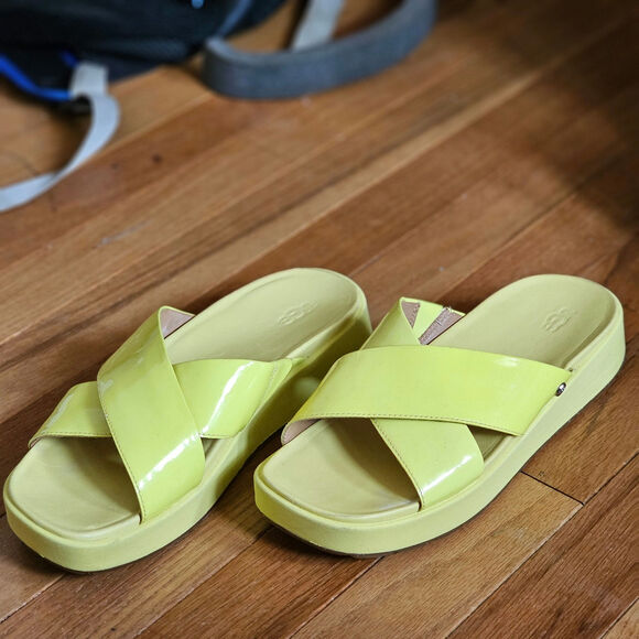 Ugg Emily Patent Leather Slides Yellow  Size 8.5 - Picture 3 of 11
